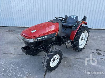 Mini trator YANMAR