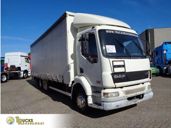 Caminhão com lona DAF LF 55 180