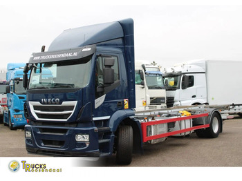 Caminhão chassi IVECO Stralis