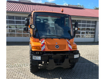 Caminhão basculante UNIMOG