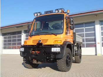 Caminhão basculante UNIMOG U500