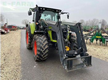 Trator CLAAS Arion 550