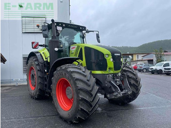 Trator CLAAS Axion 930