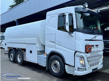 Caminhão tanque VOLVO FH 540