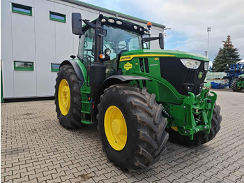 Trator JOHN DEERE 6R 215