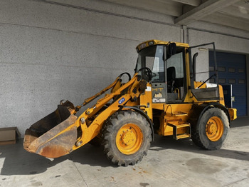 Carregadeira de rodas JCB 411