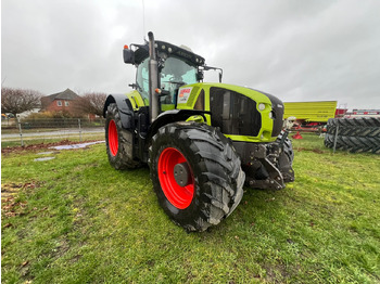 Trator CLAAS Axion 930