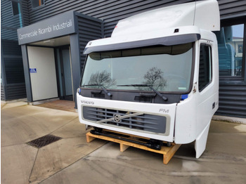 Cabine e interior de Caminhão Volvo FL: foto 2