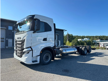 Caminhão chassi IVECO S-WAY