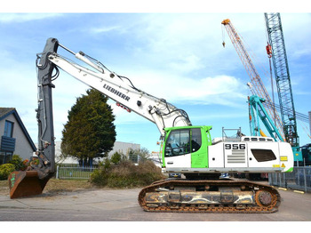 Escavadeira LIEBHERR