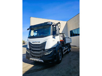 Camião de caixa aberta/ Plataforma IVECO