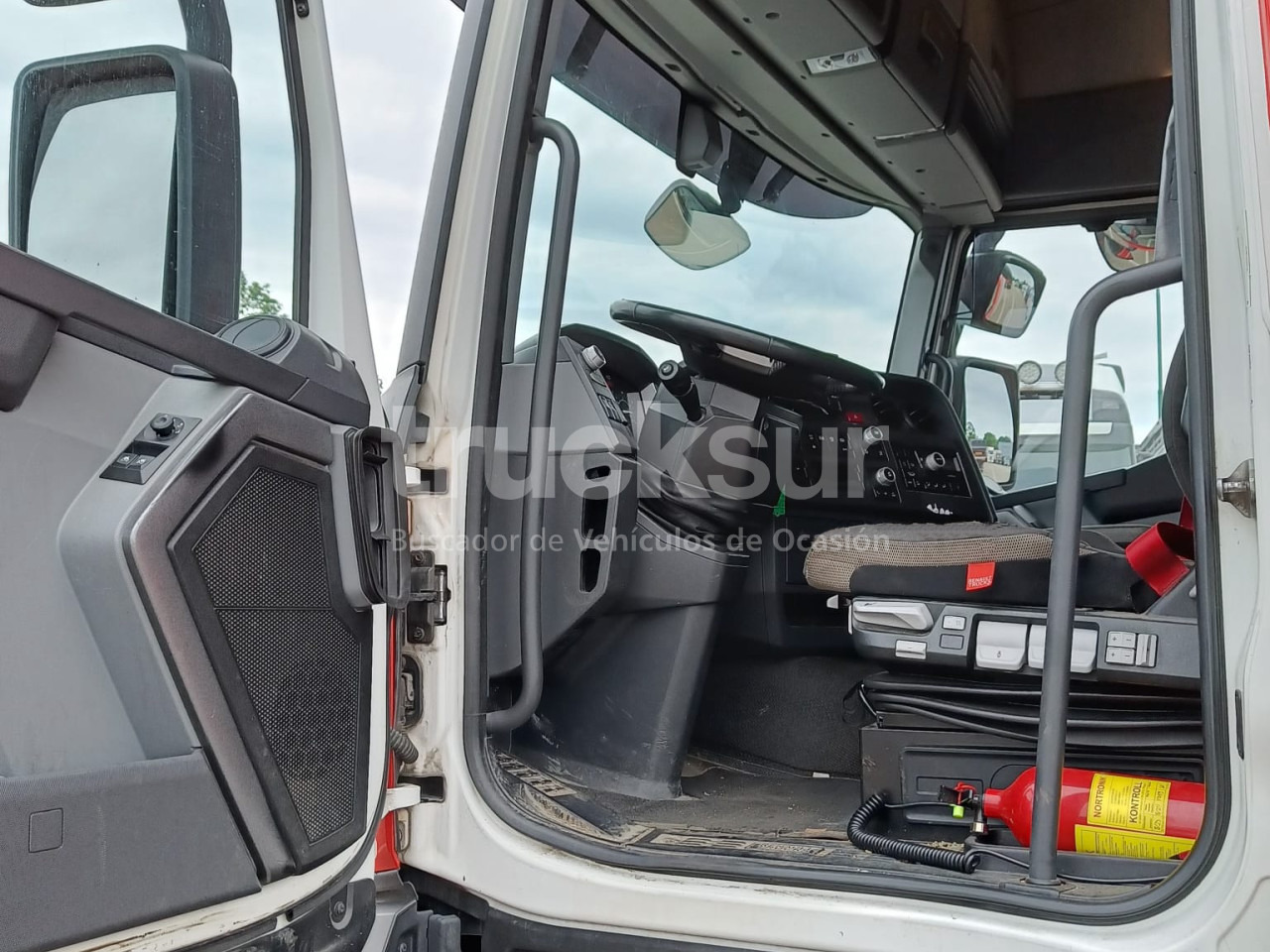 Caminhão furgão RENAULT T380: foto 13