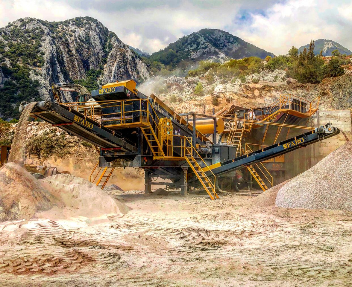 Britadeira móvel nuevo FABO PRO-100 MOBILE CRUSHING & SCREENING PLANT: foto 1