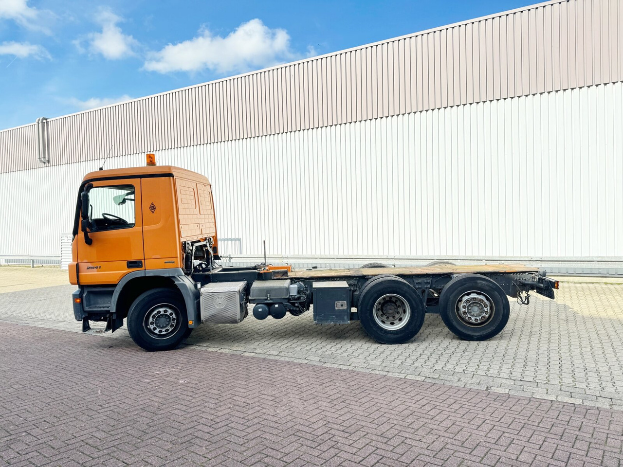 Locação de Mercedes-Benz Actros 2541 L 6x2 Actros 2541 L 6x2, Lenk-/Liftachse Mercedes-Benz Actros 2541 L 6x2 Actros 2541 L 6x2, Lenk-/Liftachse: foto 14