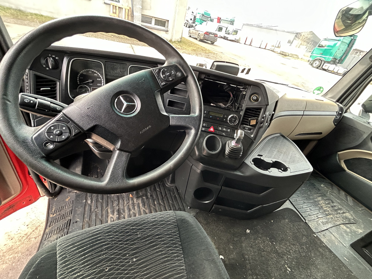 Cabine Mercedes Actros MP4: foto 14