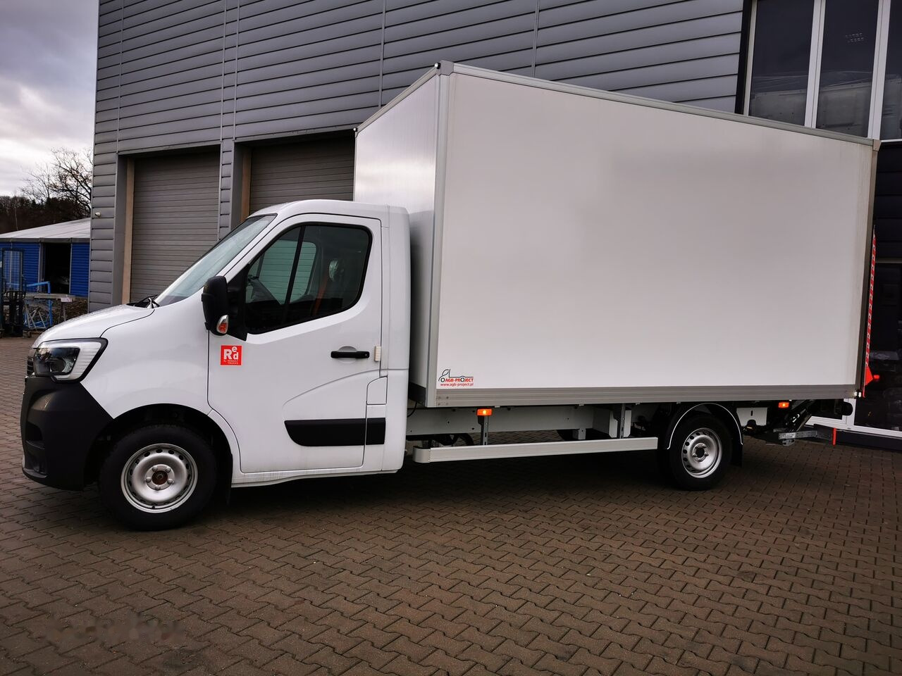 Carrinha de contentor, Carrinha elétrica para transporte de contêineres nuevo Renault Master L3: foto 8