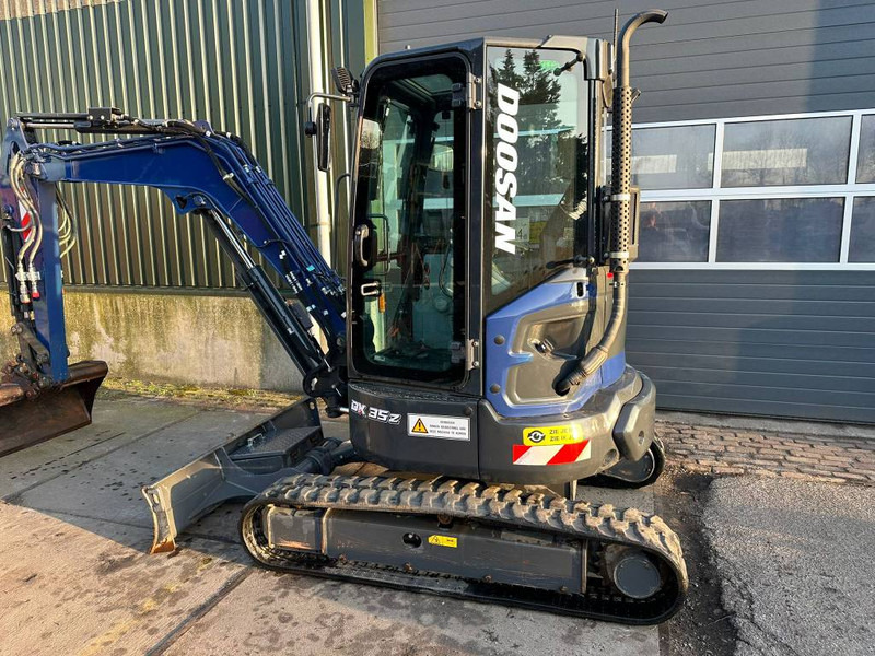 Mini escavadeira Doosan DX 35 Z - Like new!: foto 9