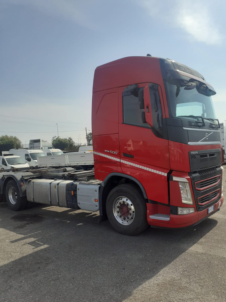 Locação de VOLVO FH 500 VOLVO FH 500: foto 7