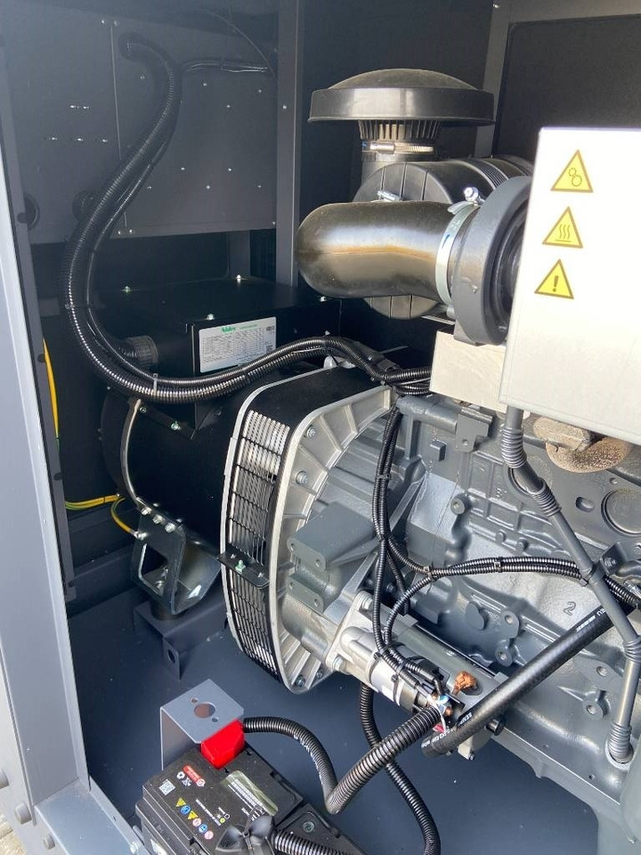 Locação de Iveco NEF45SM2 - 88 kVA Generator - DPX-17551  Iveco NEF45SM2 - 88 kVA Generator - DPX-17551: foto 13