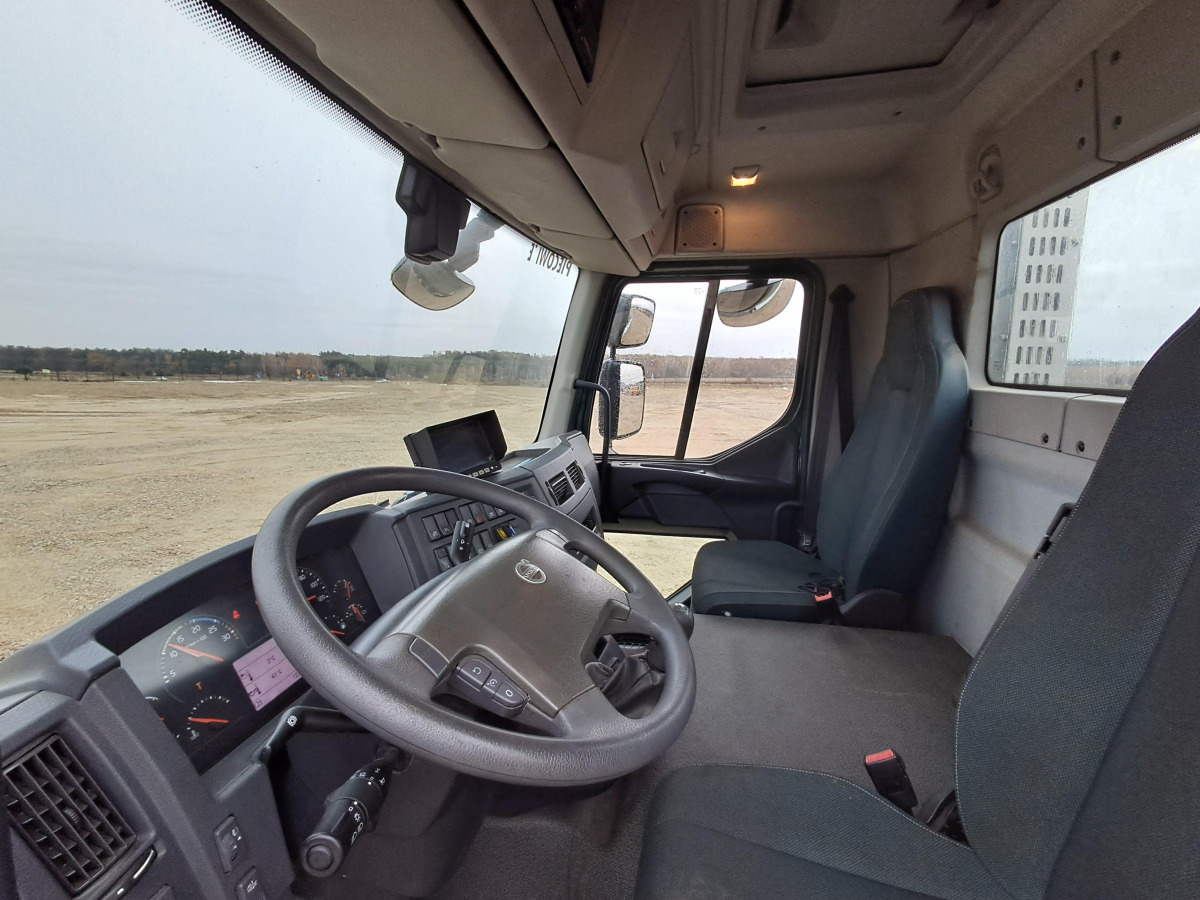 Caminhão polibenne VOLVO FL: foto 10