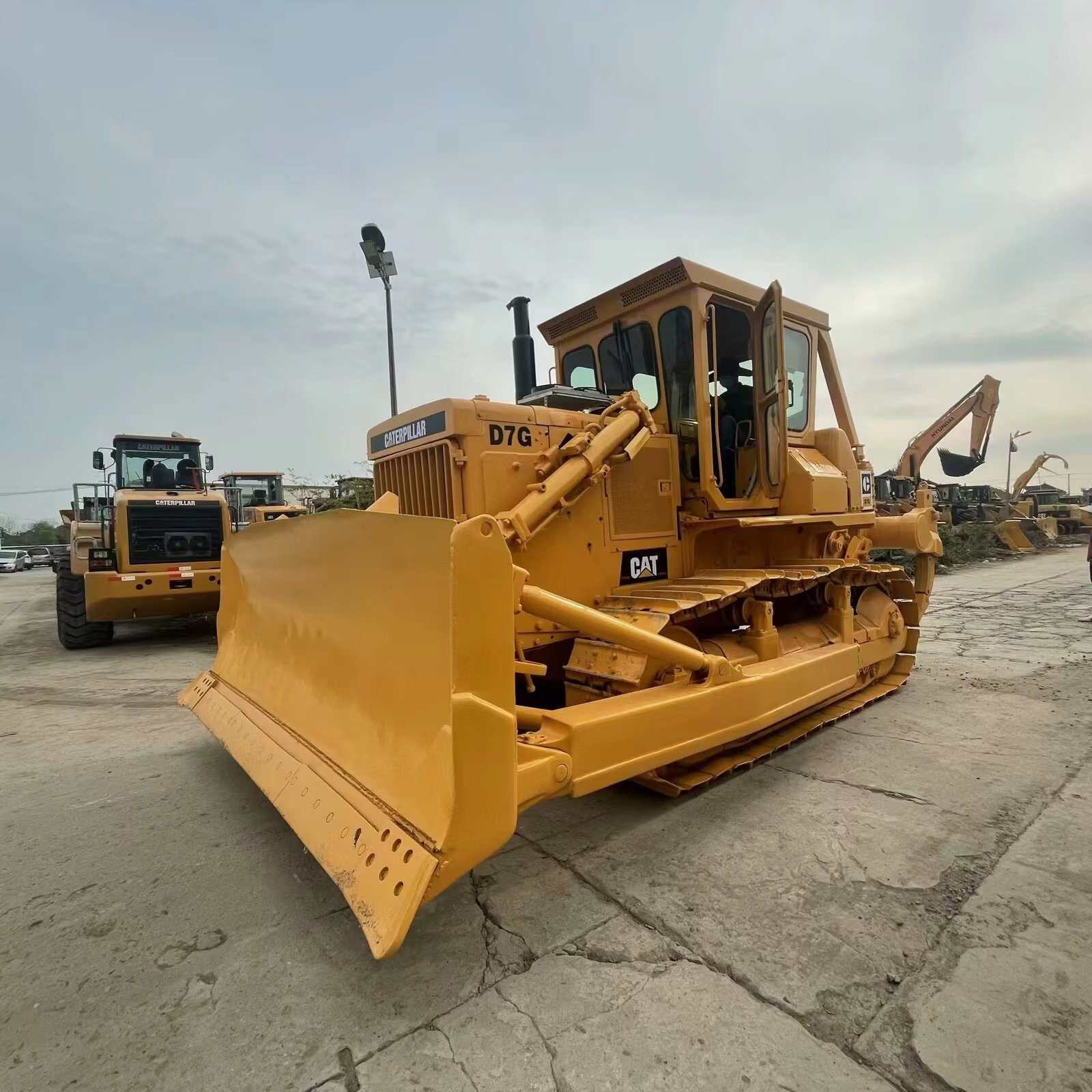 Buldôzer CATERPILLAR D7G: foto 8