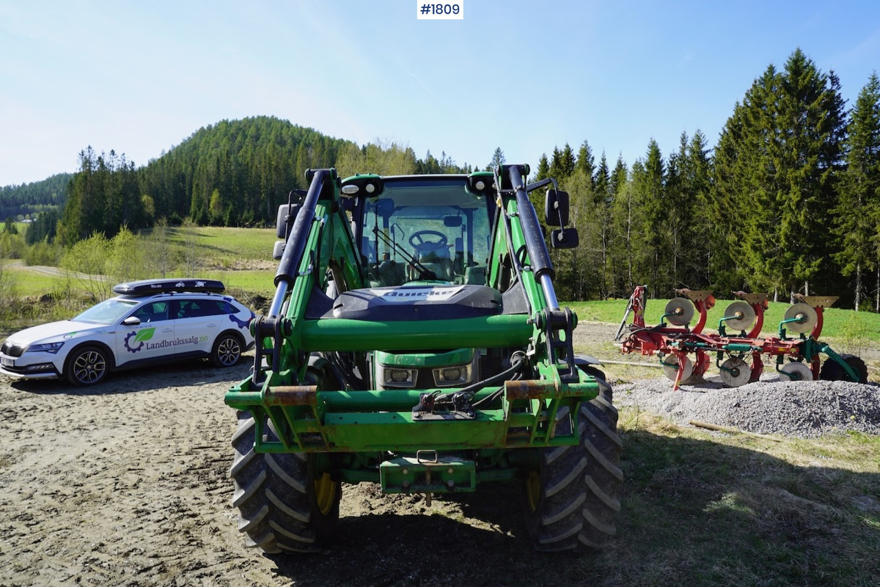 Trator 2019 John Deere 5125R w/ front loader: foto 17