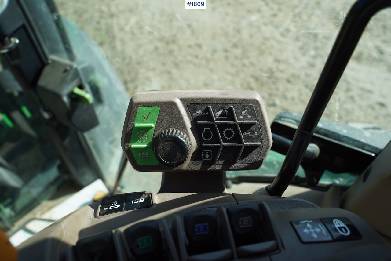 Trator 2019 John Deere 5125R w/ front loader: foto 34