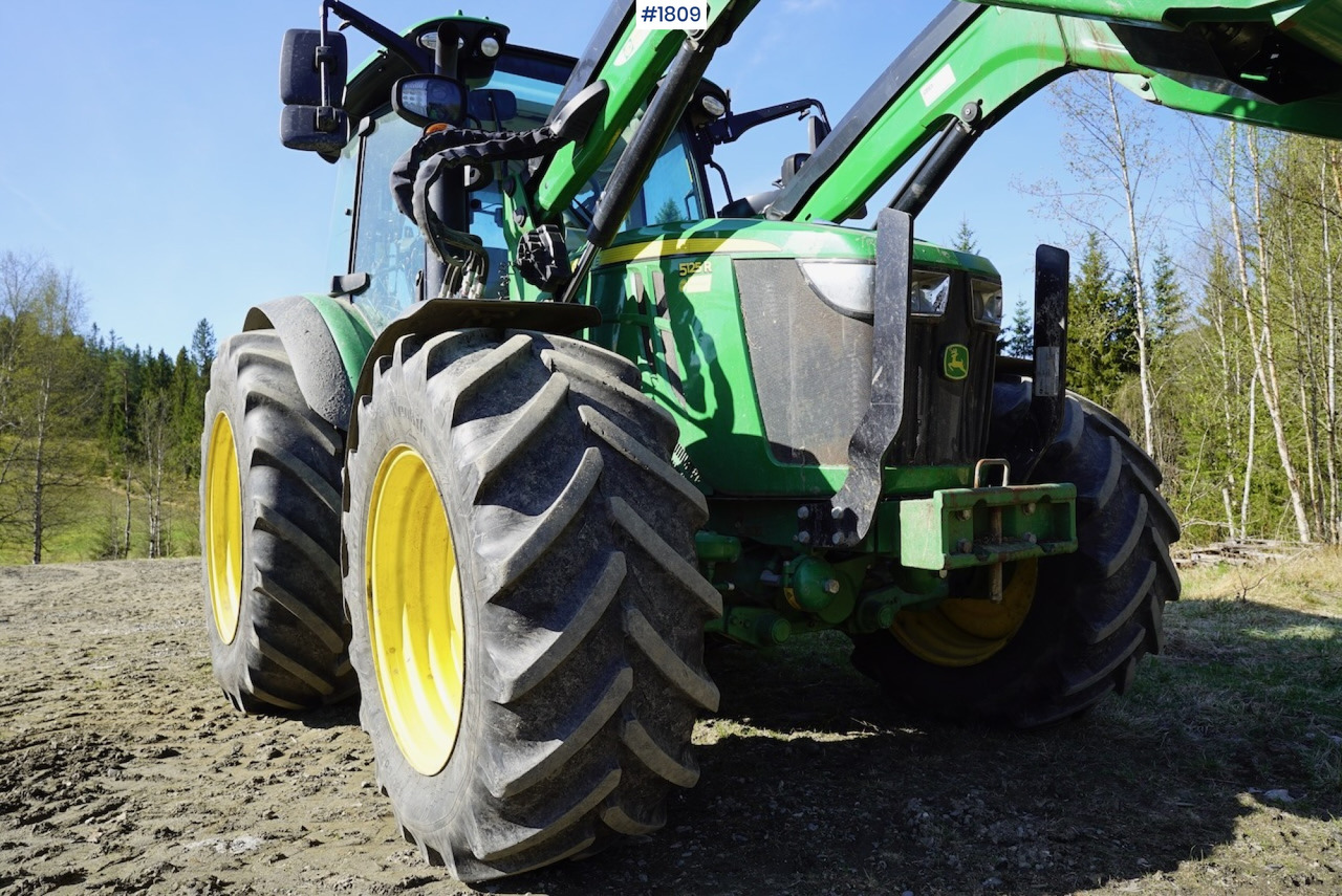 Trator 2019 John Deere 5125R w/ front loader: foto 16