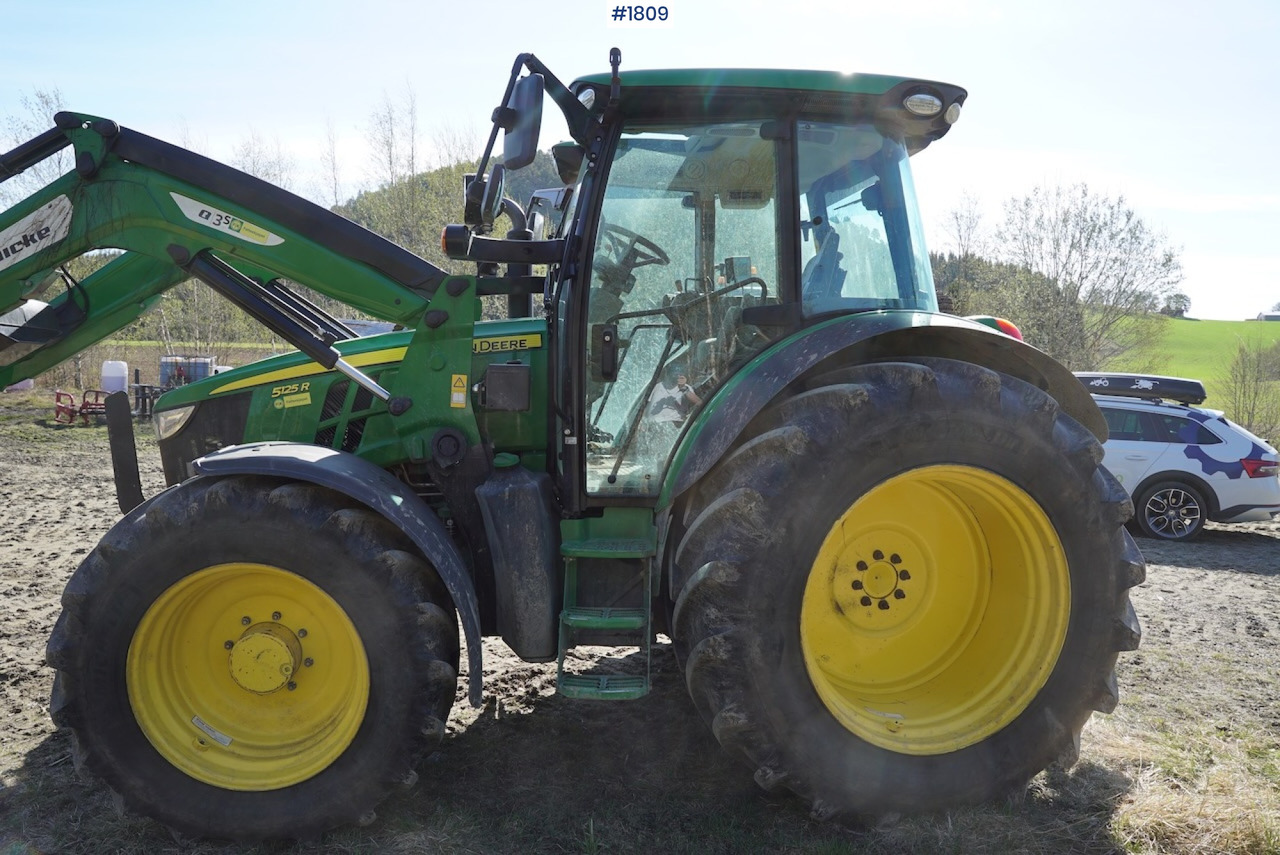 Trator 2019 John Deere 5125R w/ front loader: foto 6