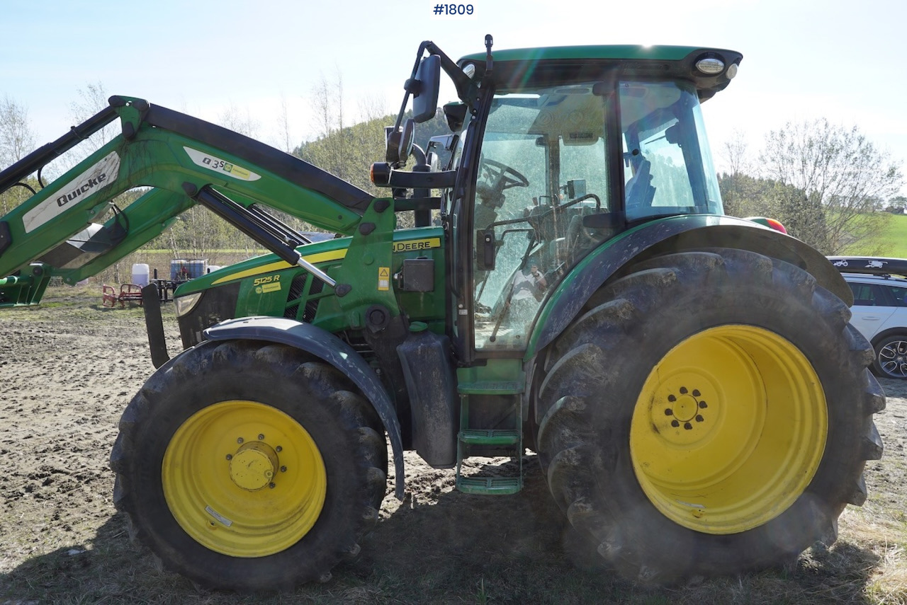 Trator 2019 John Deere 5125R w/ front loader: foto 7