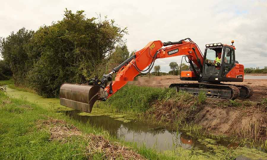 Escavadora de rastos Doosan DX 140LC-5: foto 30