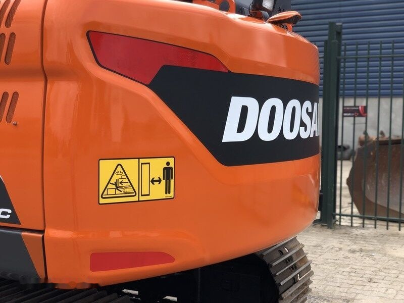 Escavadora de rastos Doosan DX 140LC-5: foto 12