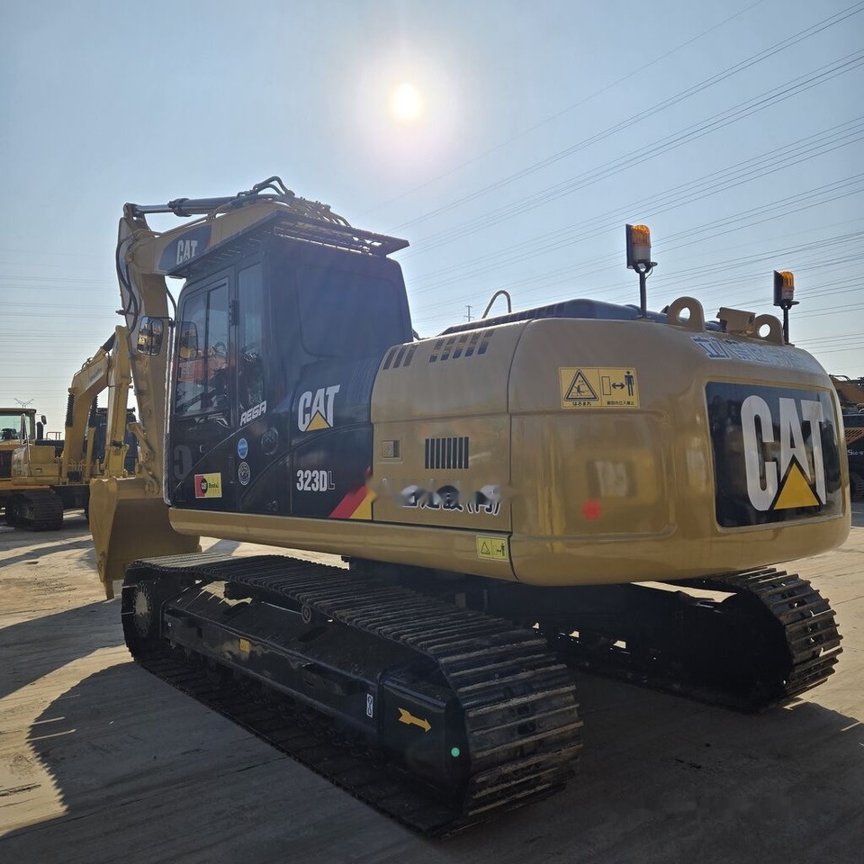 Escavadora de rastos Caterpillar 323DL: foto 11