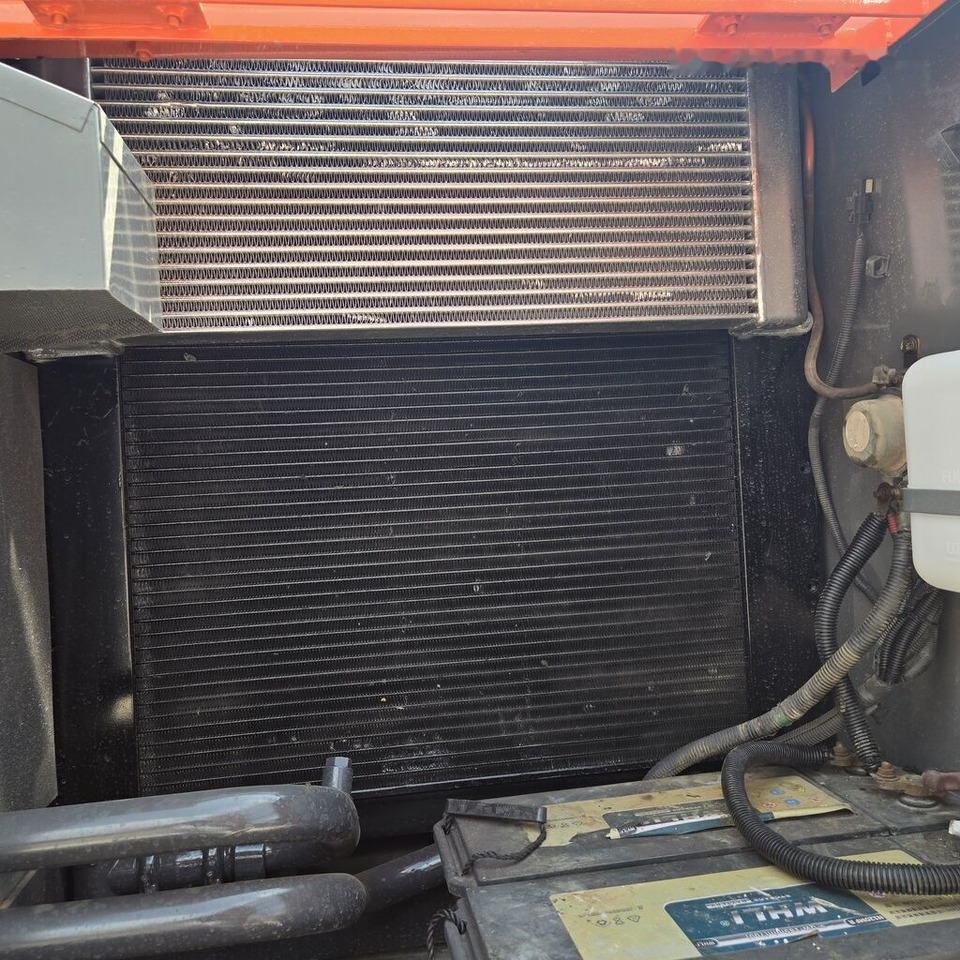 Escavadora de rastos Hitachi ZX210: foto 11