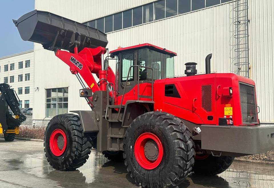 Trator nuevo NEW MAXUS 180 HP Tractor + Loader Warranty up to 10 YEARS Новий MAXUS Трактор 180 К.с. + Навантажувач Гарантія до 10 РОКІВ Nowy MAXUS Traktor 180 KM + Ładowacz Gwarancja do 10 LAT: foto 11