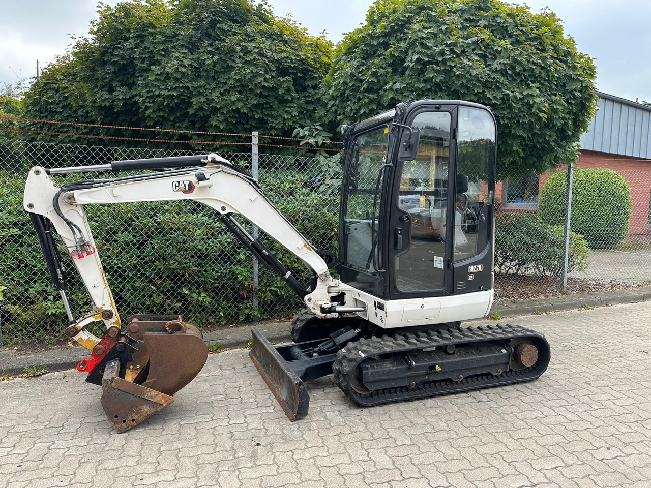 Locação de  CAT 302.7 DCR Mini excavator, 2 Buckets, TOP !!! CAT 302.7 DCR Mini excavator, 2 Buckets, TOP !!!: foto 6