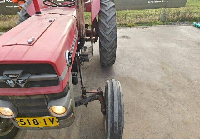 Trator Massey Ferguson 135 traktori - VIDEO: foto 7