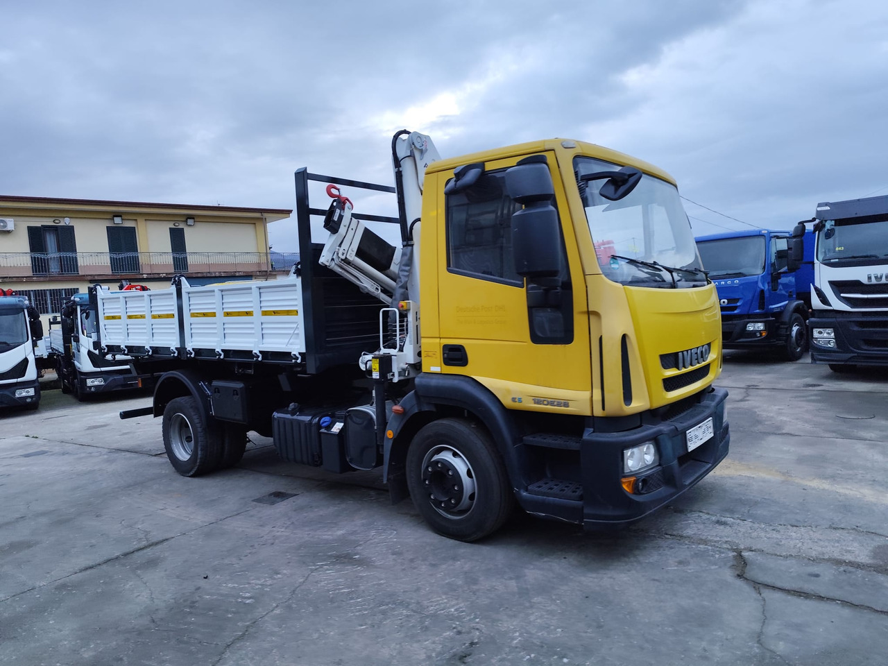 Caminhão grua IVECO EUROCARGO 120E28P: foto 49