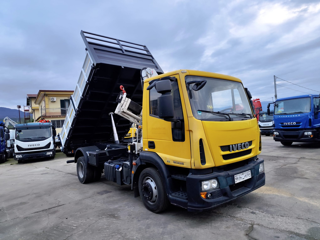 Caminhão grua IVECO EUROCARGO 120E28P: foto 10