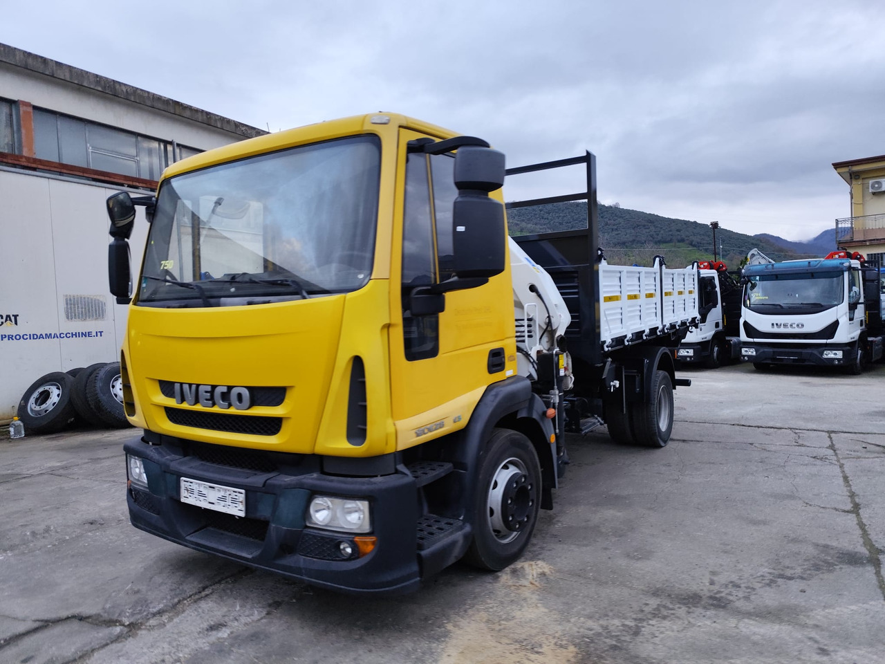 Caminhão grua IVECO EUROCARGO 120E28P: foto 46