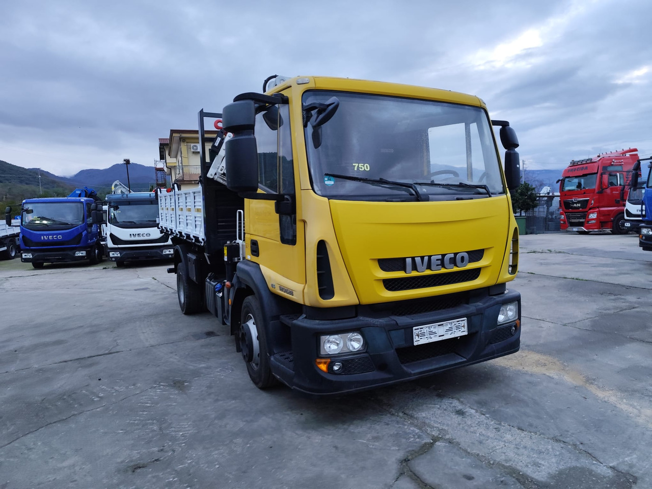 Caminhão grua IVECO EUROCARGO 120E28P: foto 50