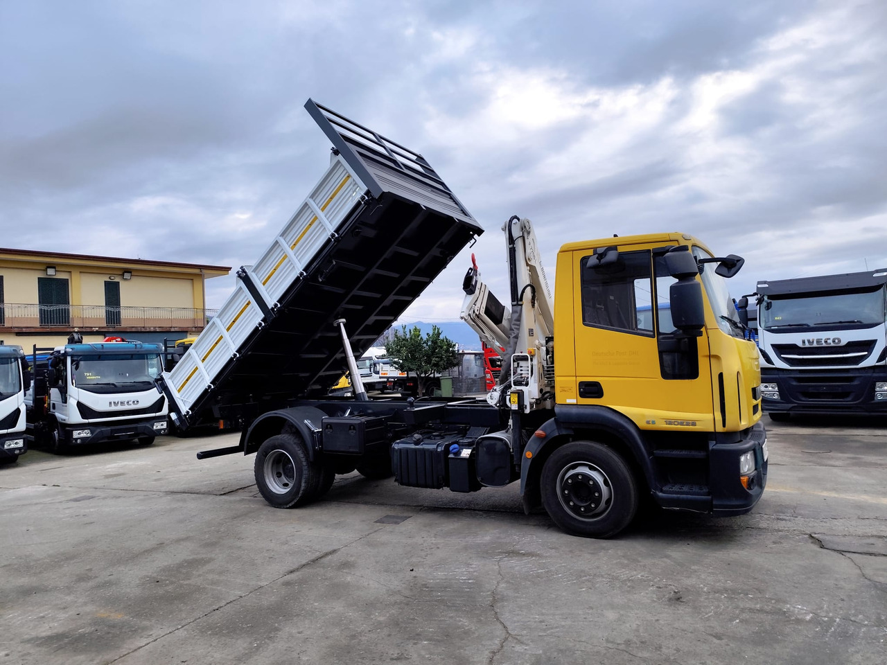 Caminhão grua IVECO EUROCARGO 120E28P: foto 12