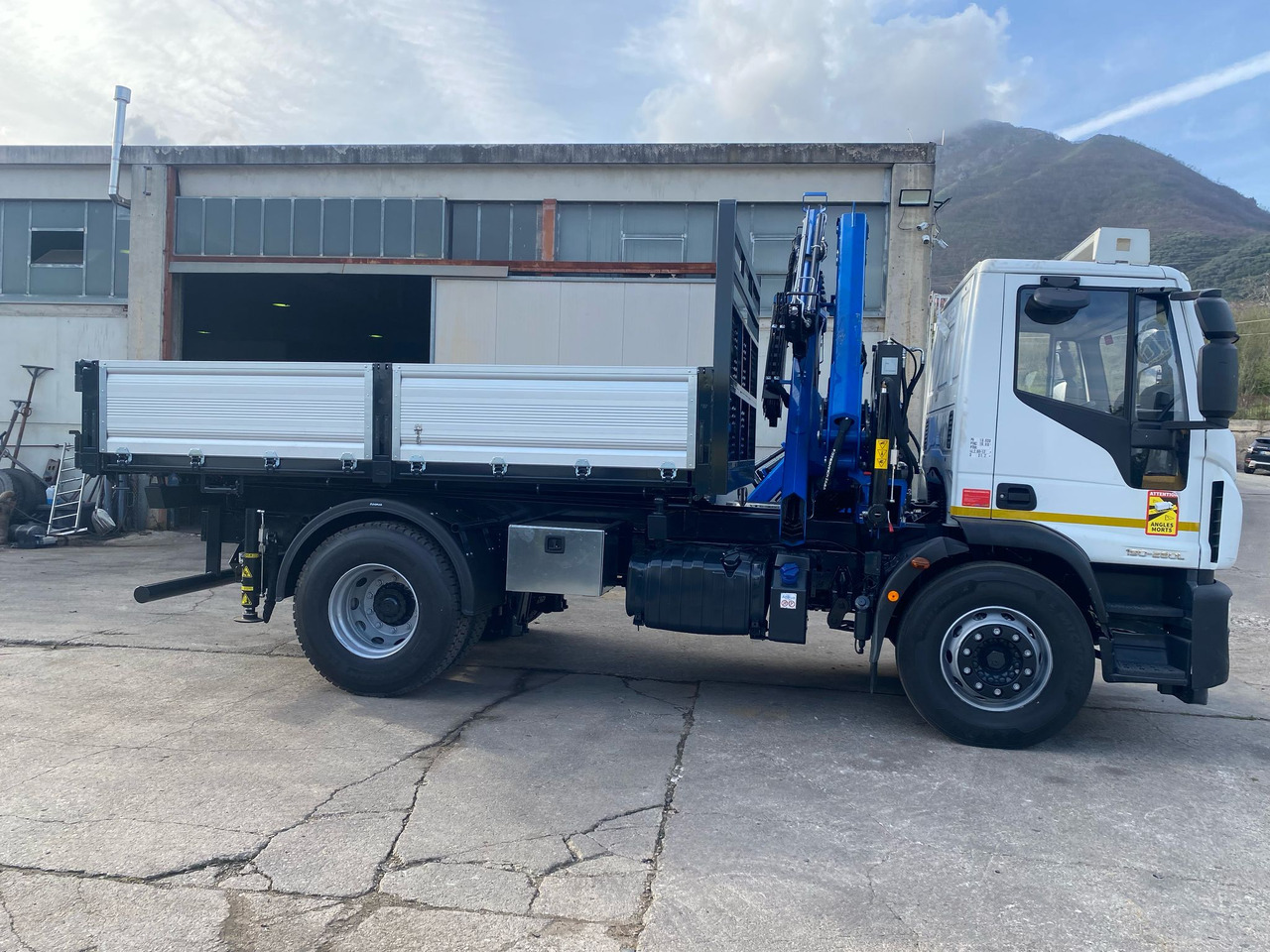 Caminhão grua IVECO EUROCARGO 190EL28: foto 48