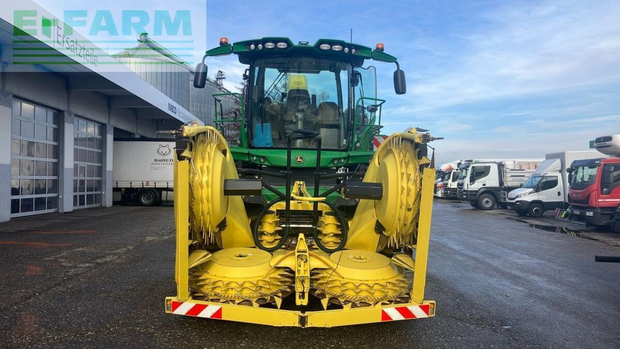 Picadora de forragem automotriz John Deere 8400i: foto 6