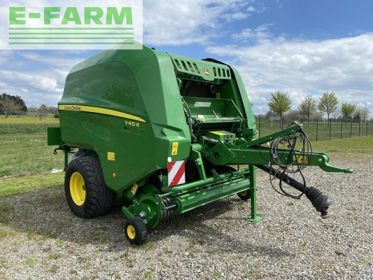 Enfardadeira de fardos quadrados John Deere v451r: foto 9