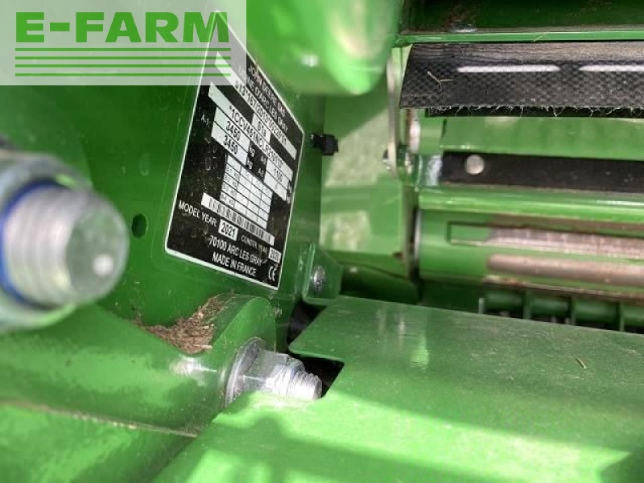 Enfardadeira de fardos quadrados John Deere v451r: foto 7