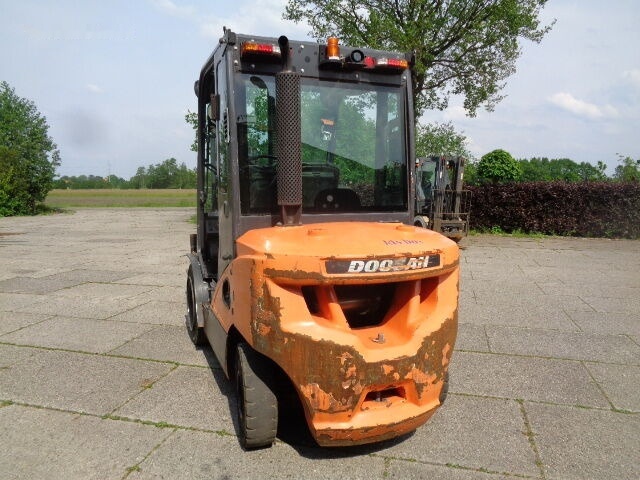 Locação de Doosan D35C-7 Doosan D35C-7: foto 8