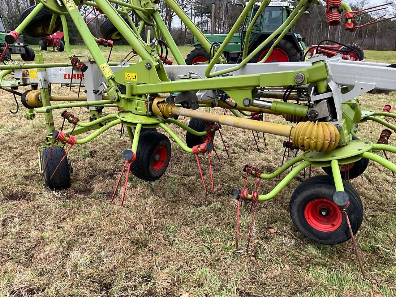 Máquina para produção de feno Claas VOLTO 1320 T: foto 7