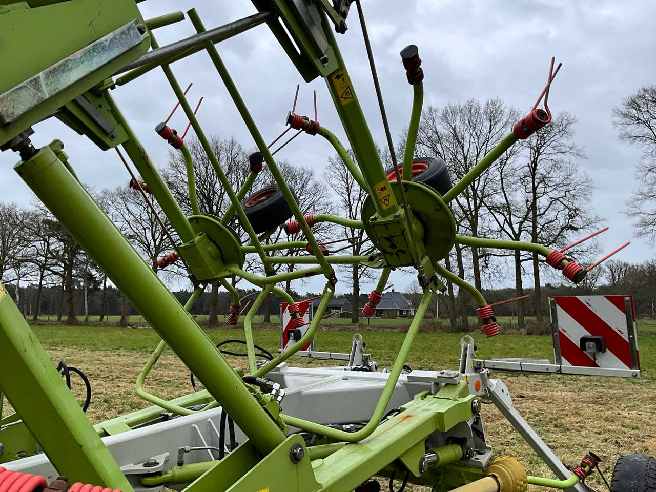 Máquina para produção de feno Claas VOLTO 1320 T: foto 11