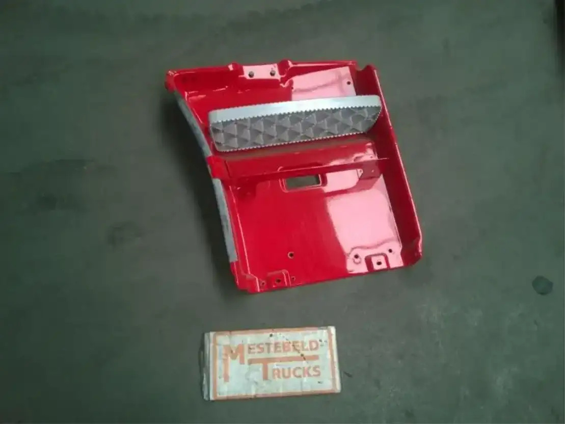 Cabine e interior de Caminhão Scania Frame instap + trede rechts: foto 1